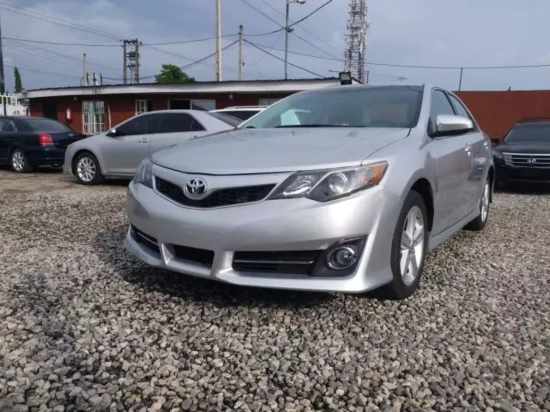 Toyota Camry   - 2014