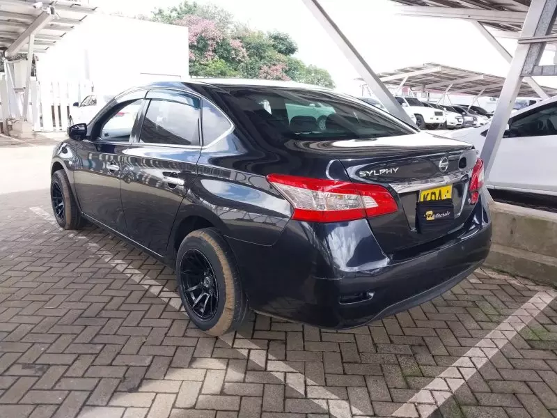 Nissan Sylphy   - 2013