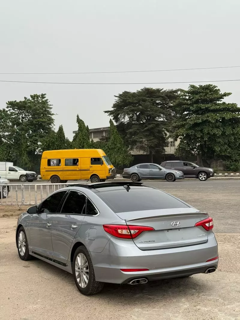 Hyundai Sonata   - 2015