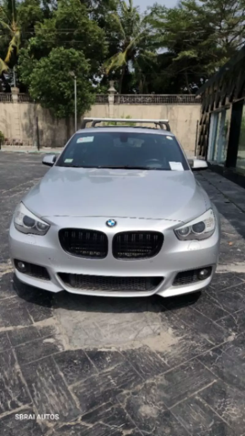 BMW 530 Gran Turismo   - 2012