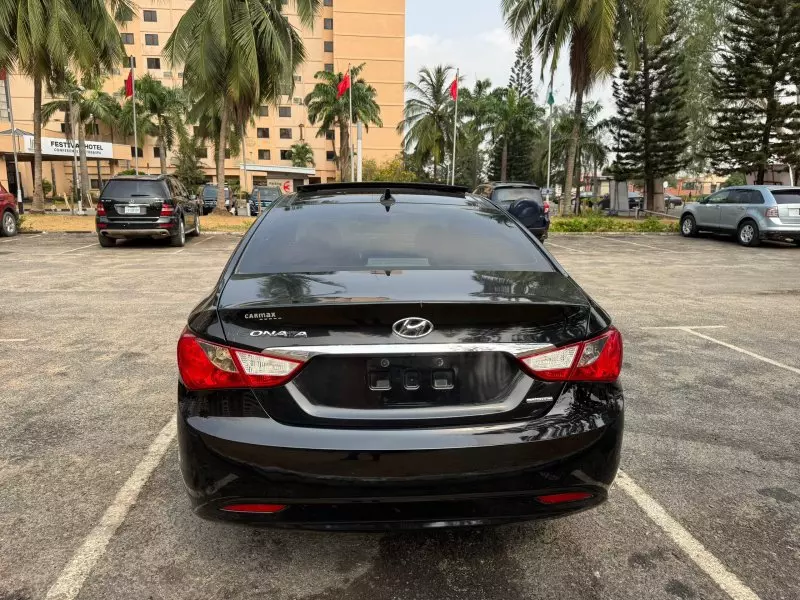 Hyundai Sonata   - 2013