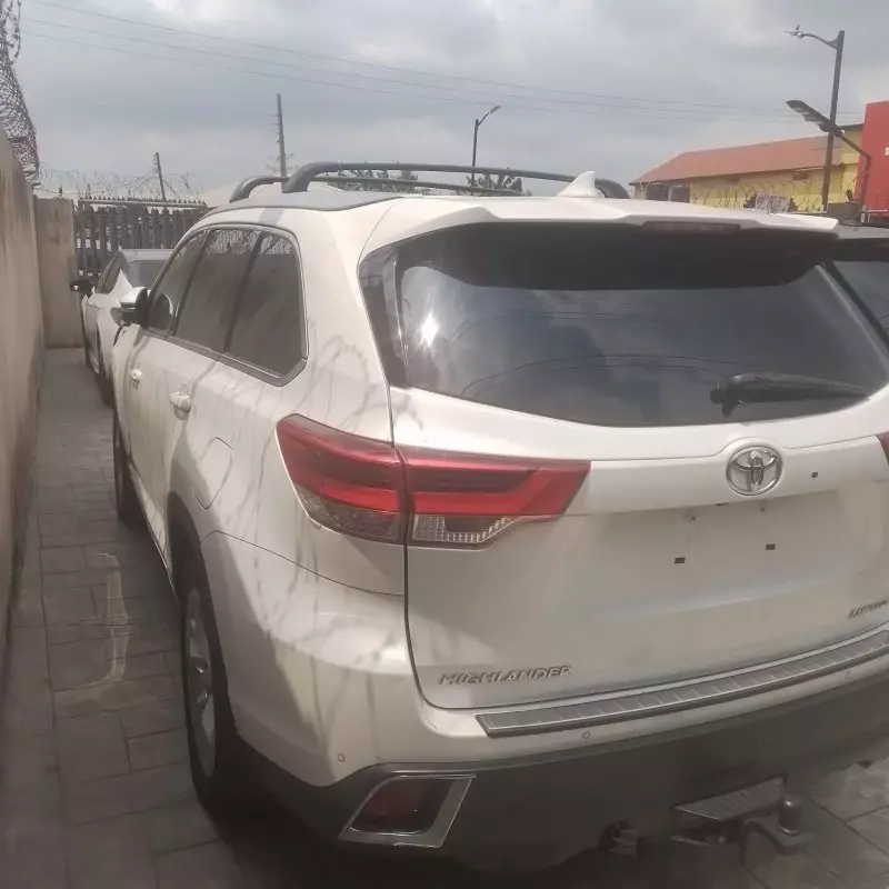 Toyota Highlander   - 2018