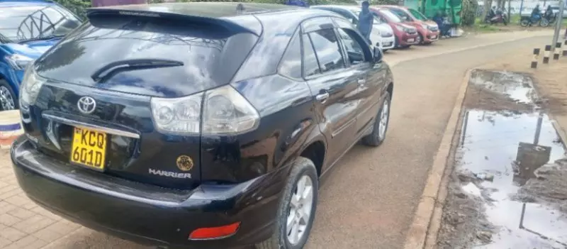 Toyota Harrier   - 2011