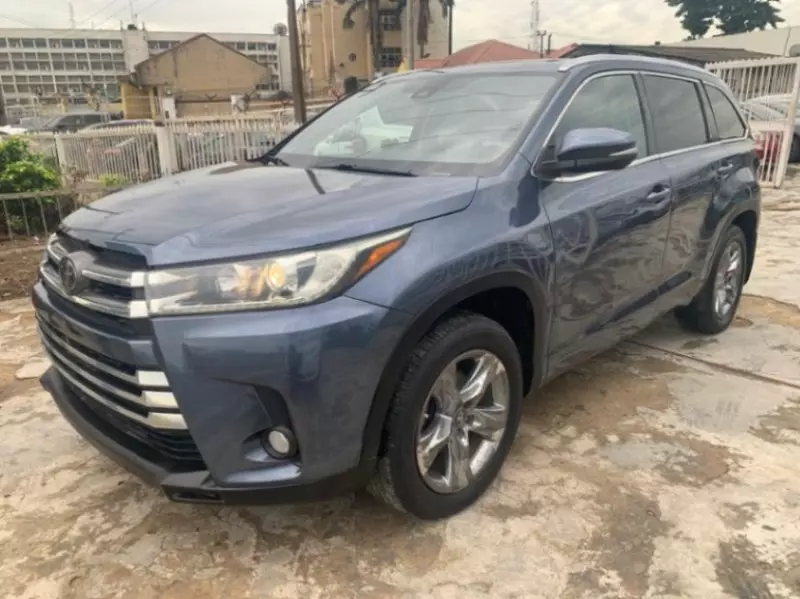 Toyota Highlander   - 2017