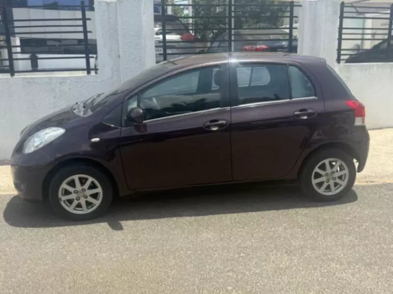 Toyota yaris   - 2010