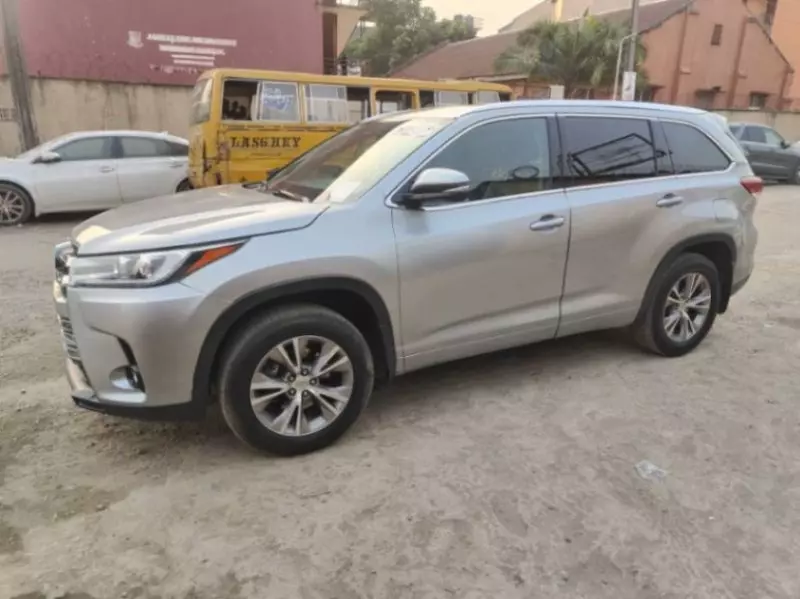 Toyota Highlander   - 2014