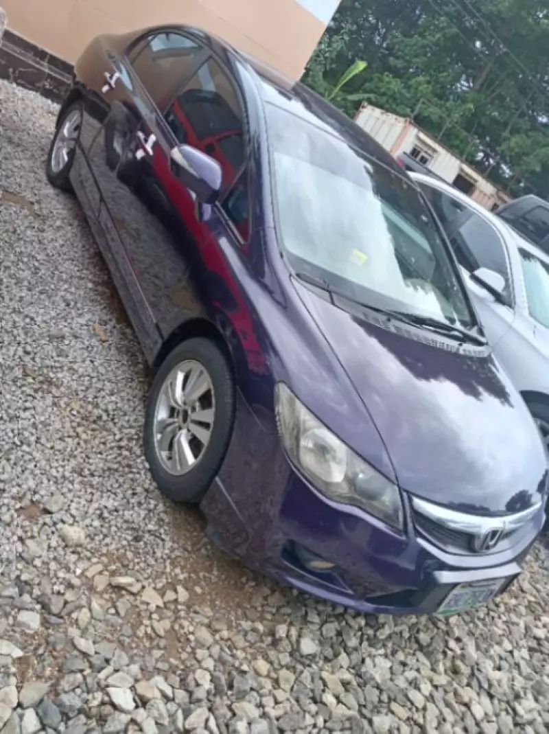 Honda Civic   - 2010