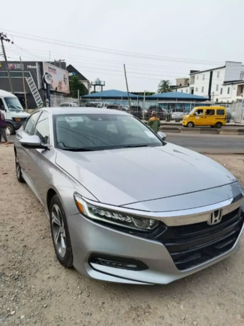Honda Accord   - 2020