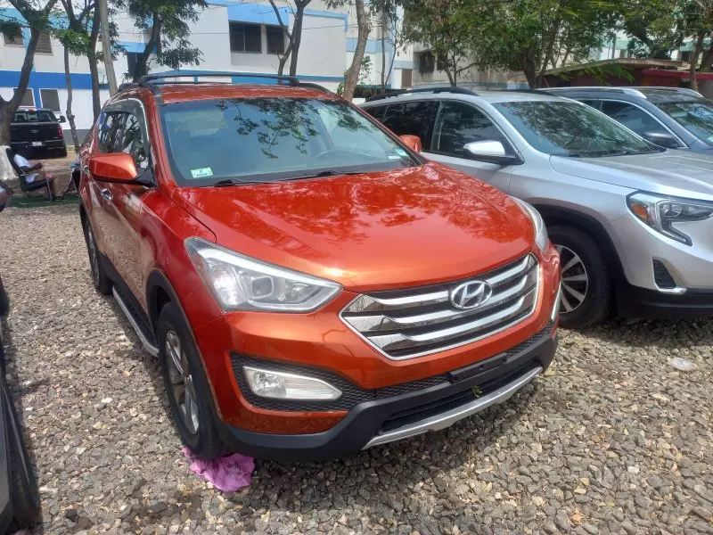 Hyundai Santa Fe   - 2016