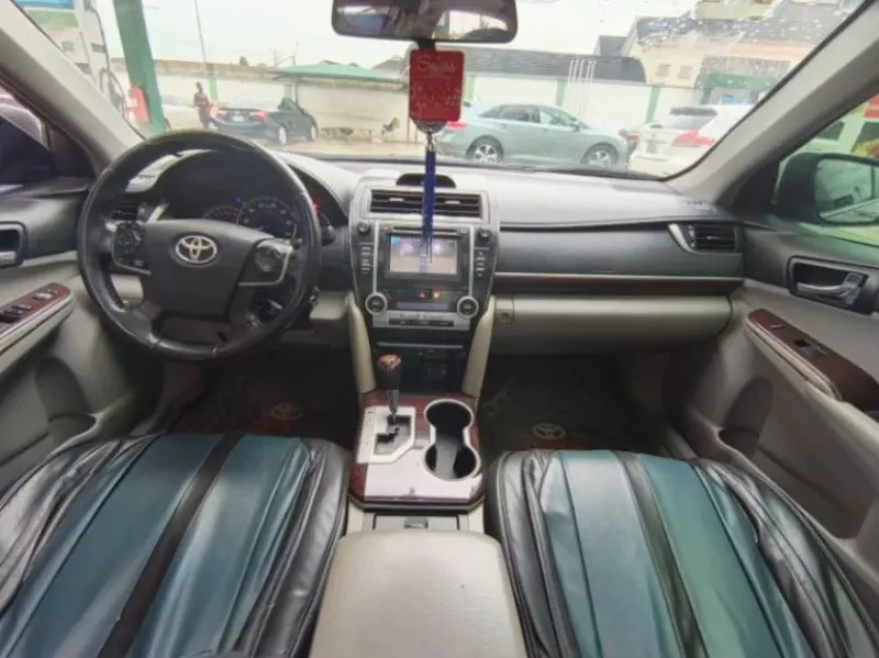Toyota Camry   - 2012