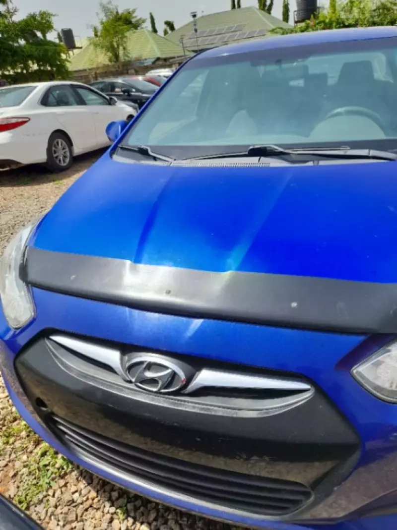 Hyundai Accent   - 2013