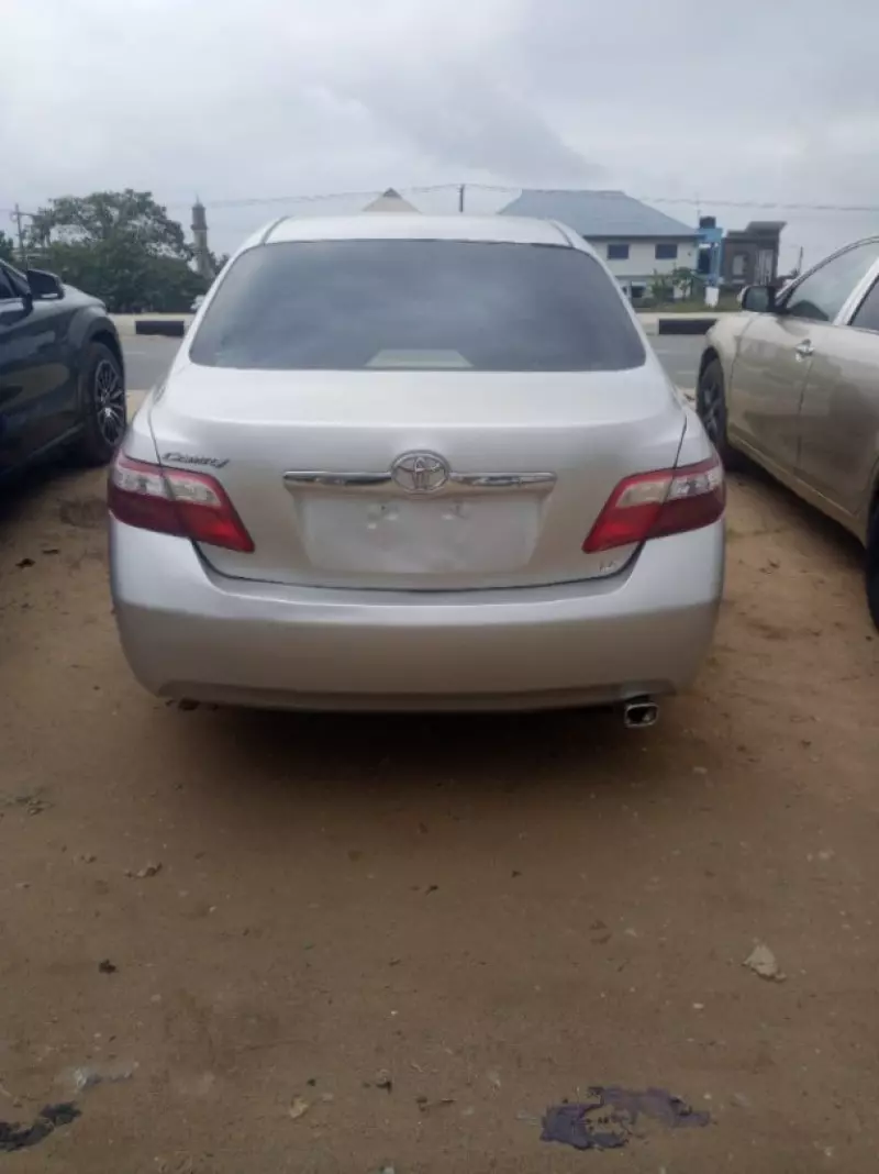 Toyota Camry   - 2007