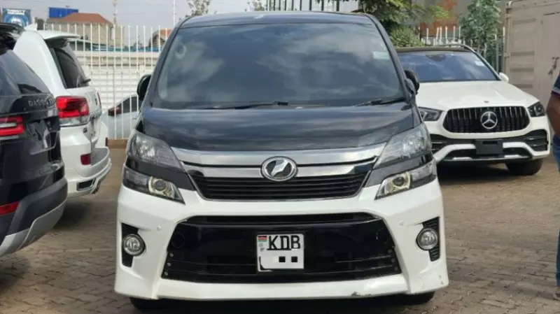 Toyota Vellfire    - 2014
