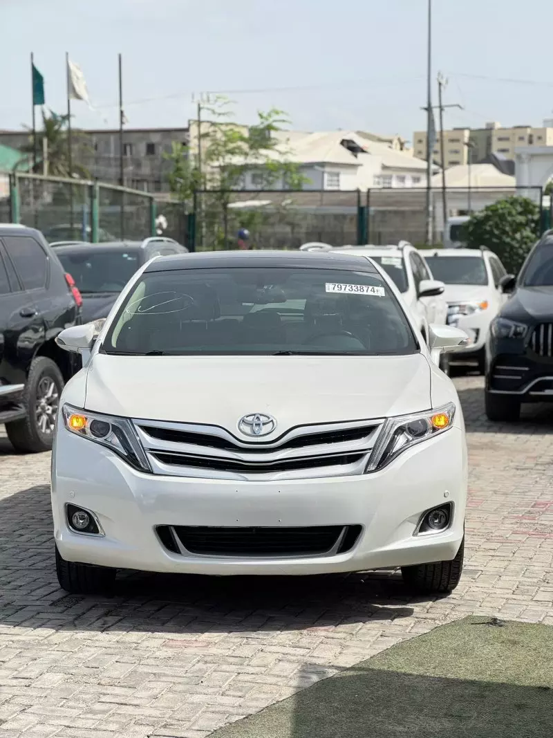 Toyota Venza   - 2015