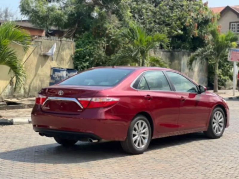 Toyota Camry   - 2016