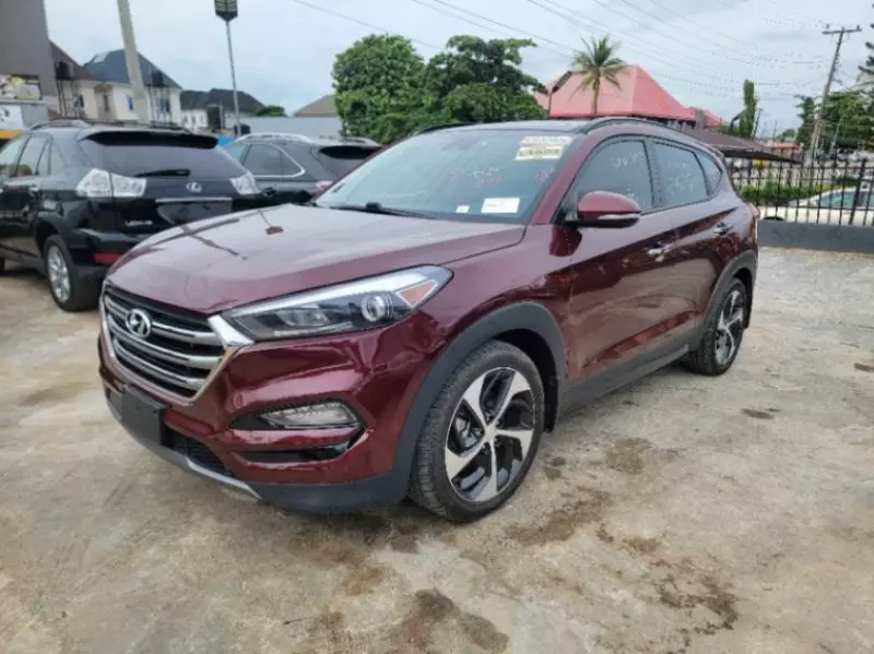 Hyundai Tucson   - 2016