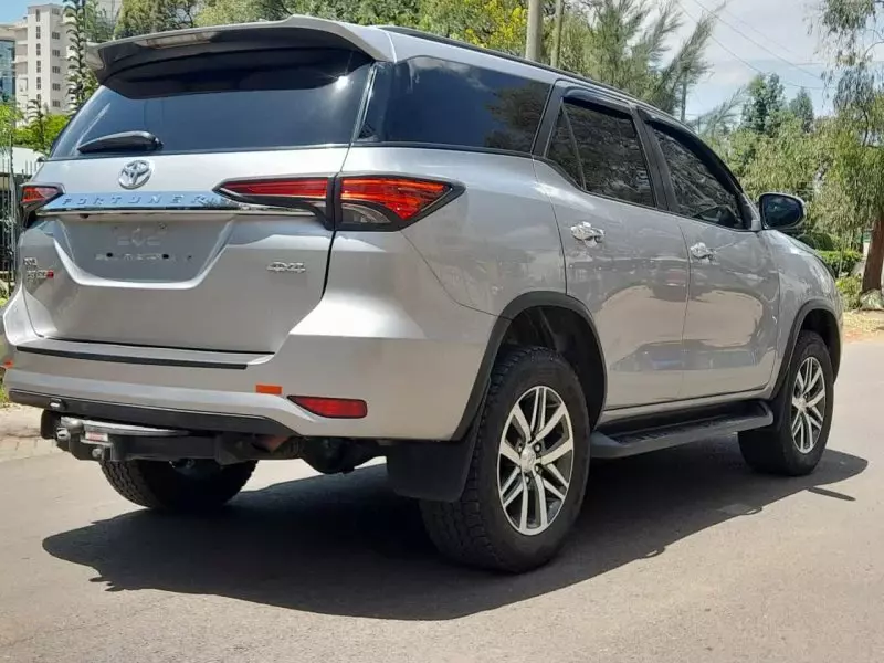 Toyota Fortuner   - 2016