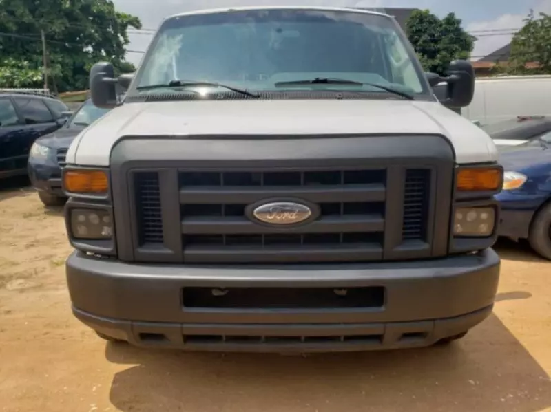Ford E 250   - 2010