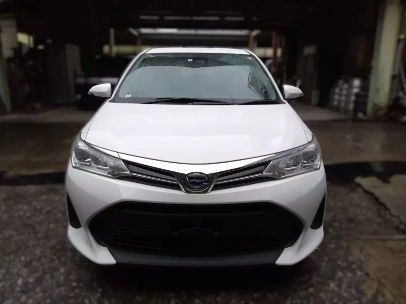 Toyota Axio hybrid    - 2018