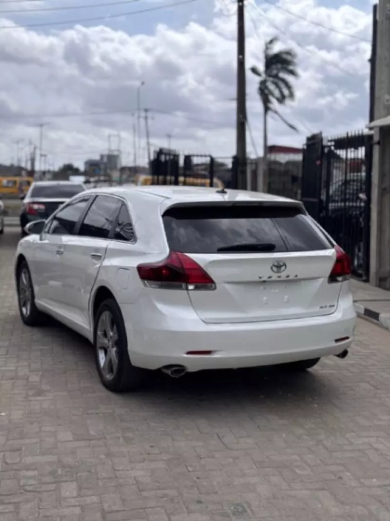 Toyota Venza   - 2013