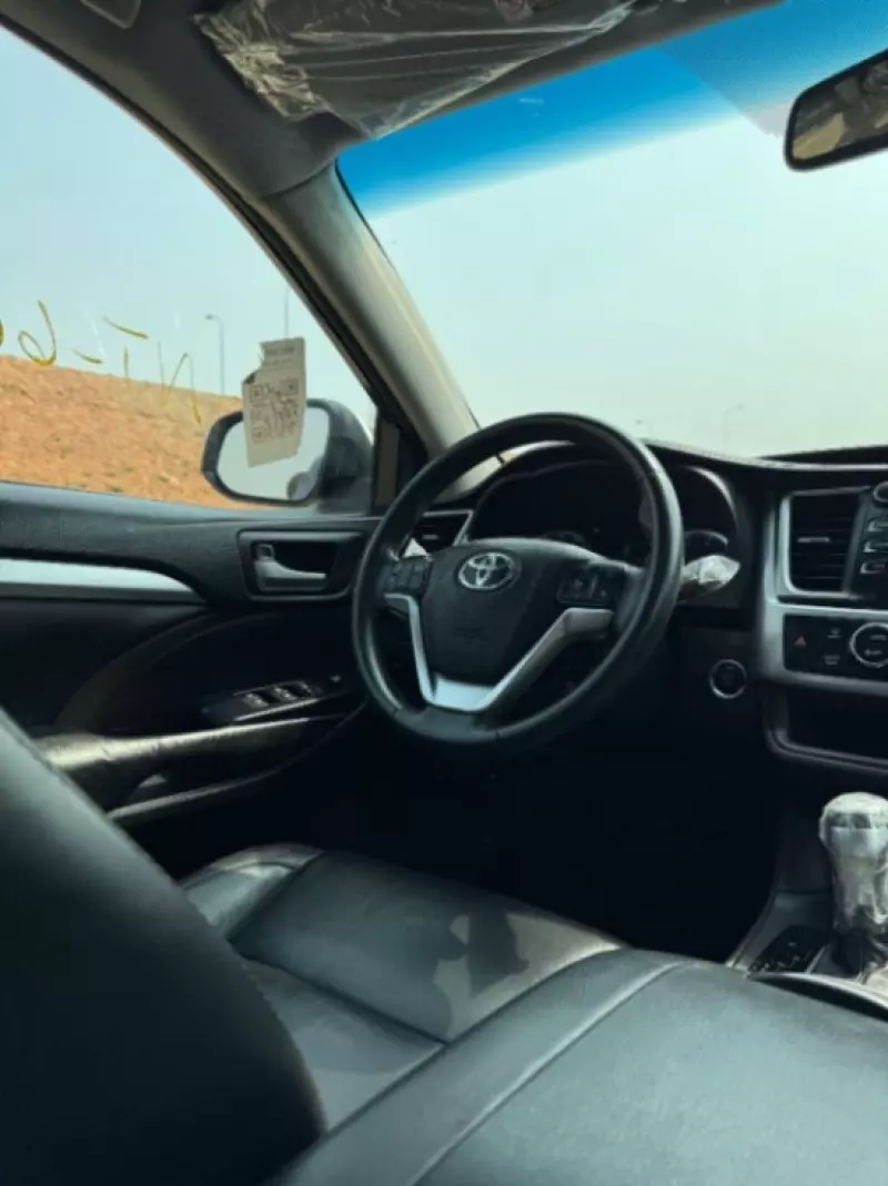 Toyota Highlander   - 2016