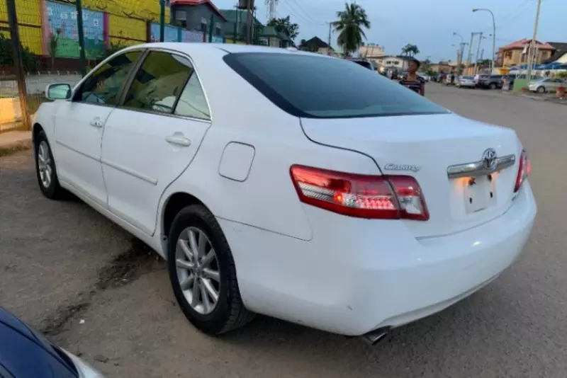 Toyota Camry   - 2010