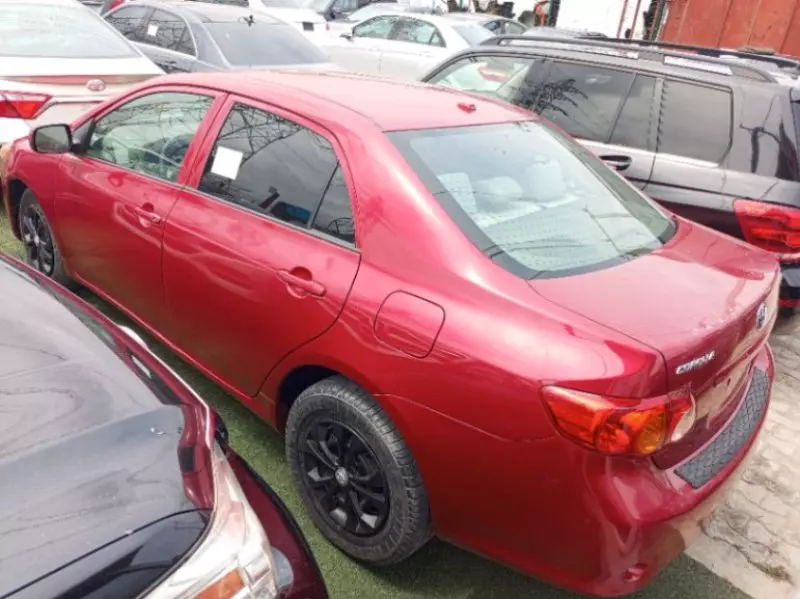 Toyota Corolla   - 2009