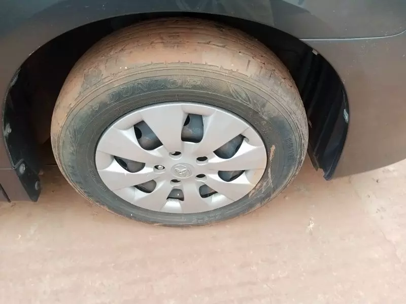 Toyota Noah   - 2012