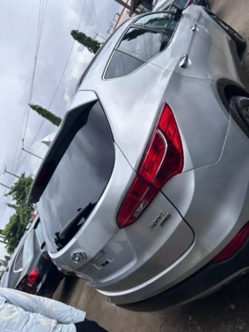 Hyundai Santa Fe   - 2014