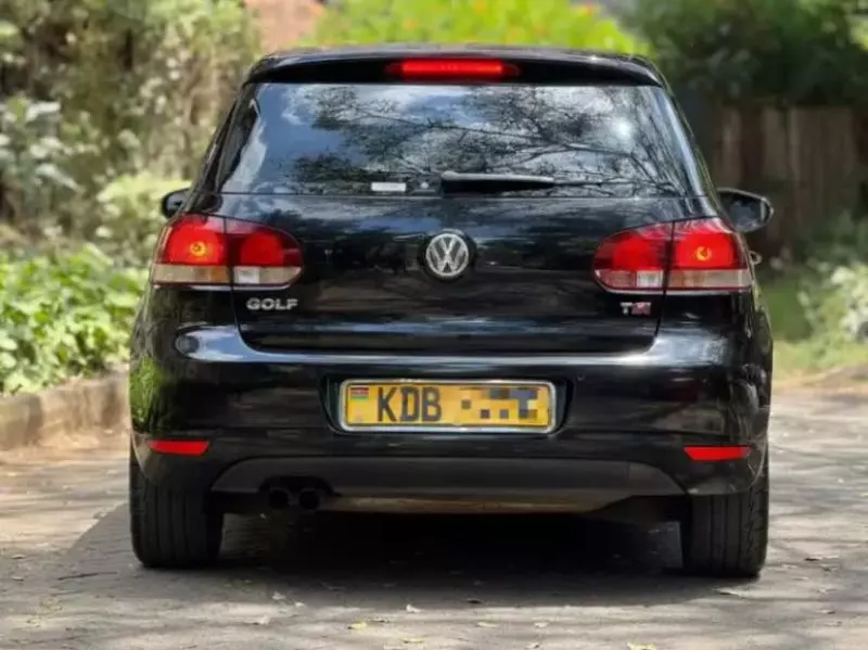 Volkswagen Golf   - 2013