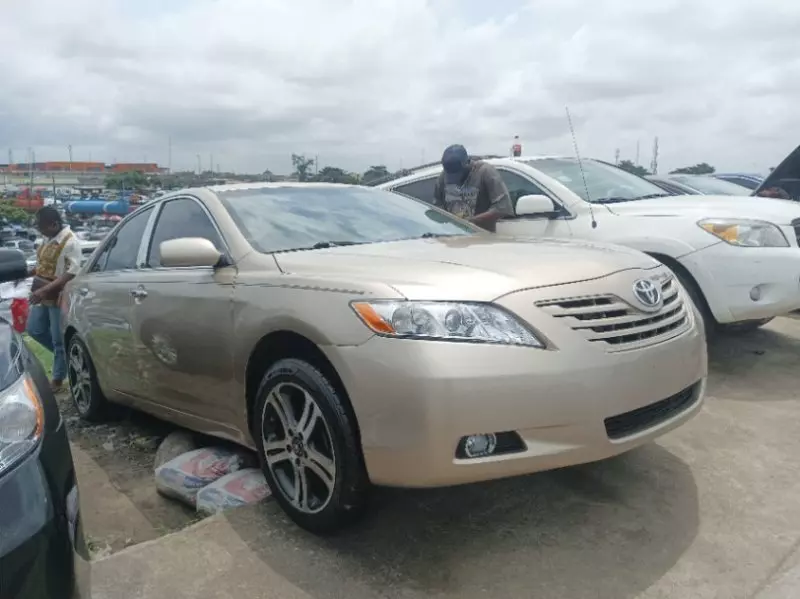 Toyota camry   - 2009