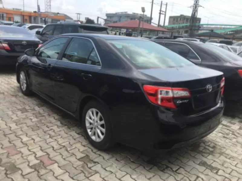 Toyota camry   - 2012