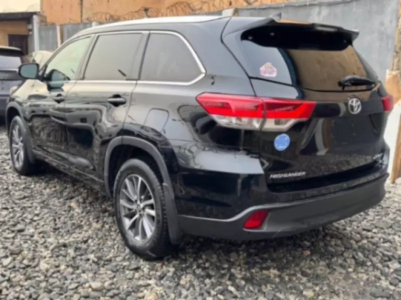 Toyota Highlander   - 2017