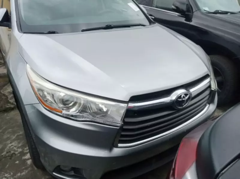 Toyota Highlander   - 2016