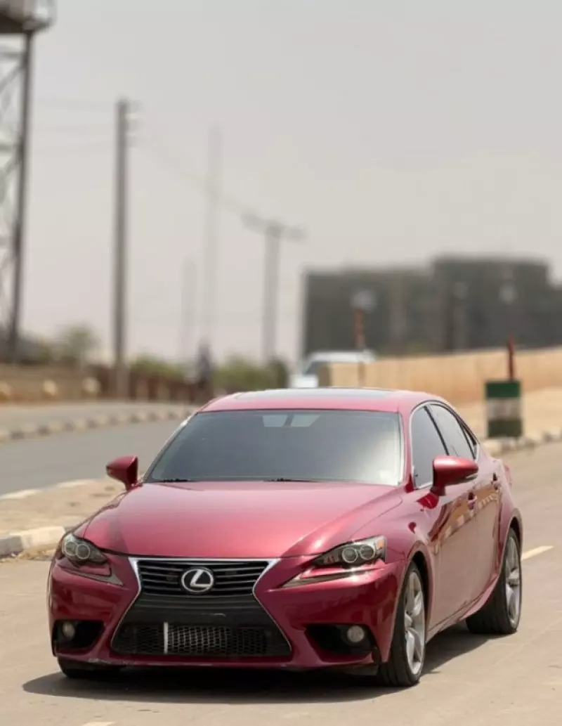 Lexus IS   - 2014