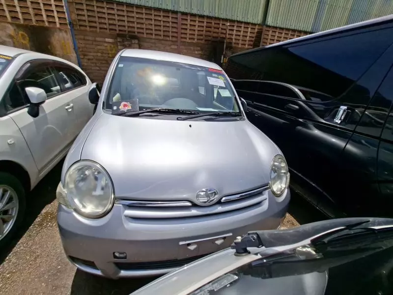 Toyota Sienta   - 2013