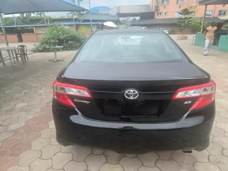 Toyota Camry   - 2014