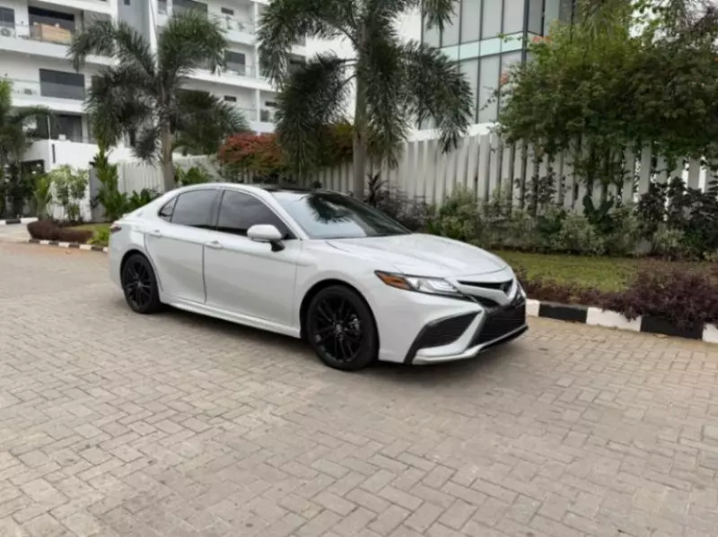 Toyota Camry - 2023