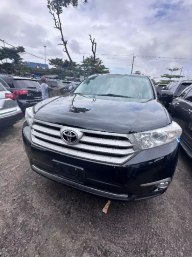 Toyota Highlander   - 2012