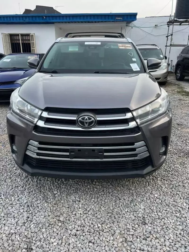Toyota Highlander   - 2019
