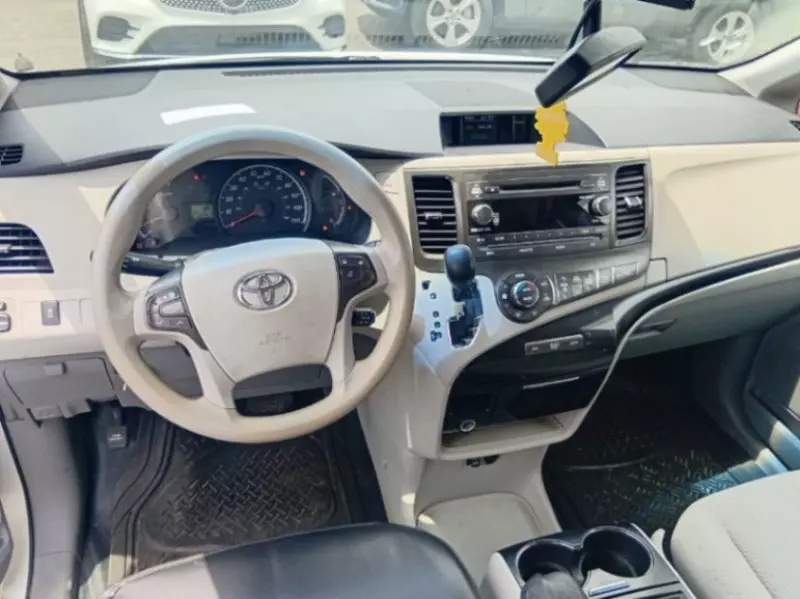 Toyota Sienna   - 2013