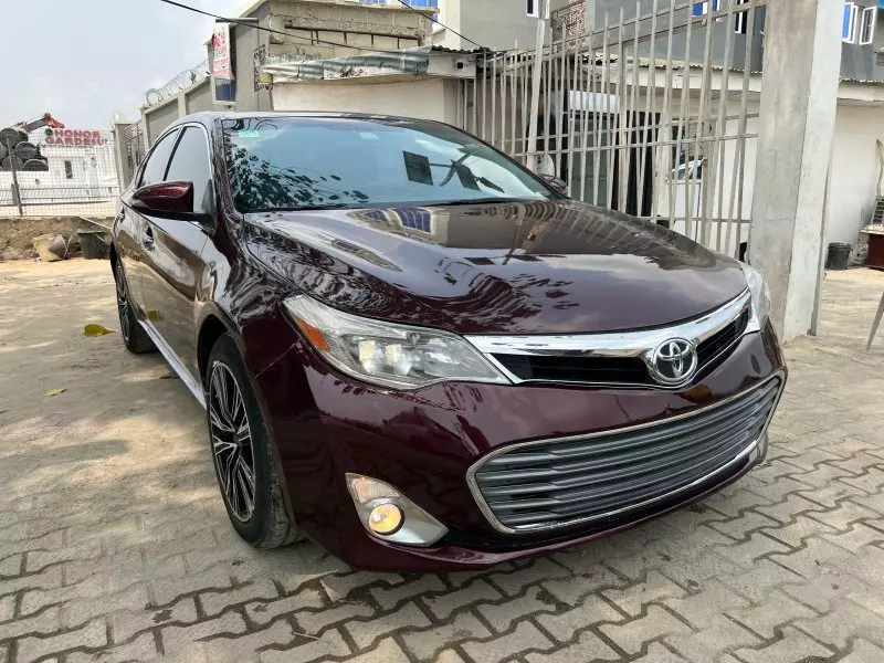 Toyota Avalon   - 2013