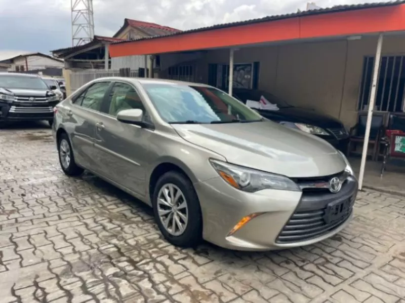 Toyota Camry   - 2015