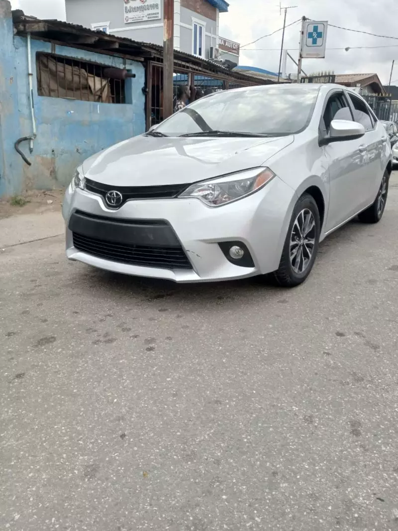 Toyota Corolla   - 2016
