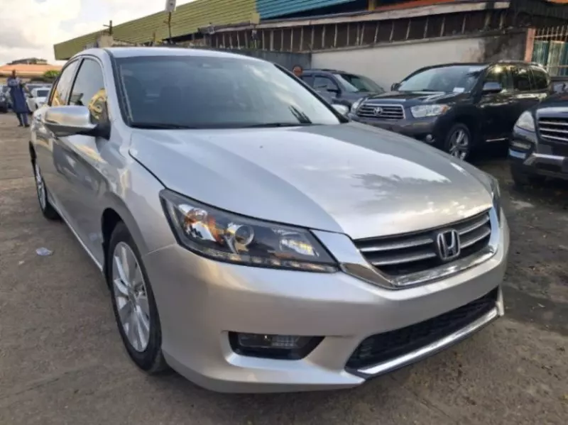 Honda Accord   - 2015