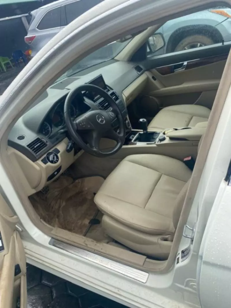 Mercedes-Benz C-Class   - 2009