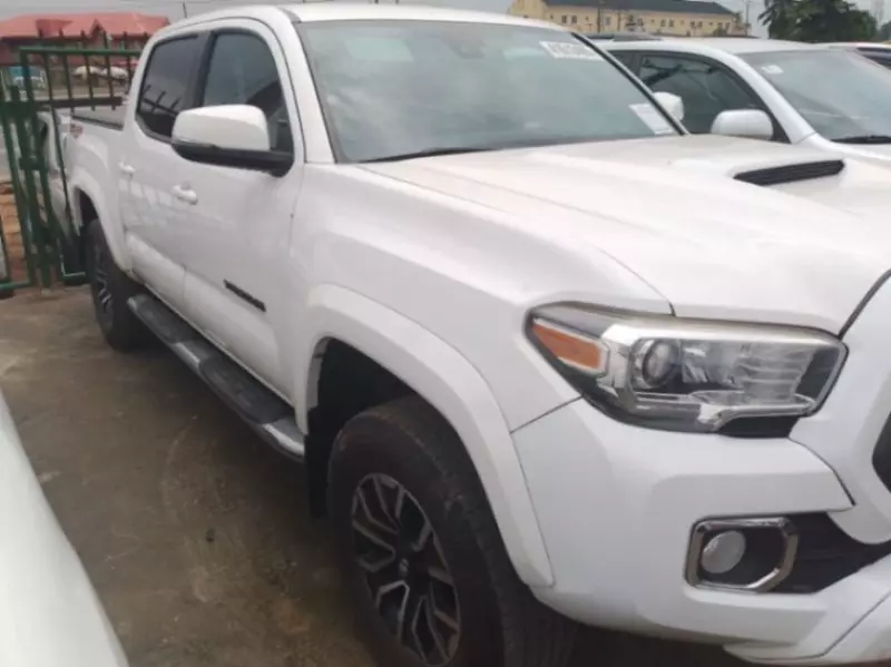 Toyota Tacoma   - 2020