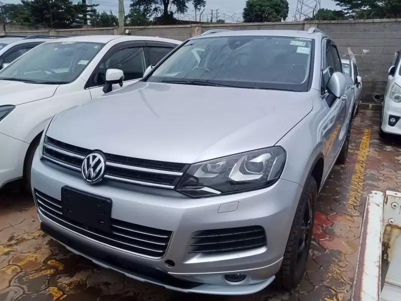 Volkswagen Touareg   - 2012