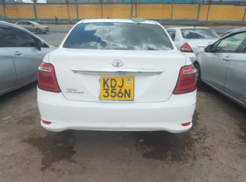 Toyota Axio    -