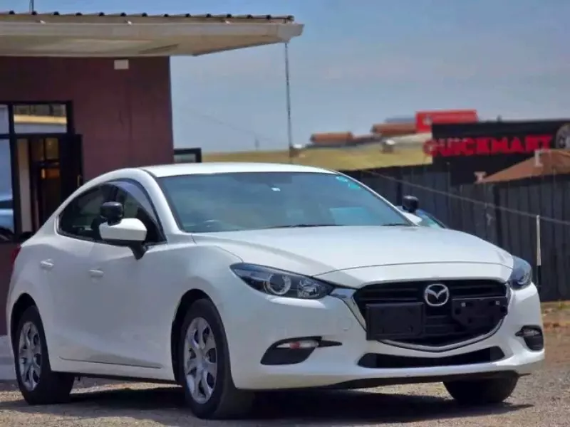 Mazda Axela    -